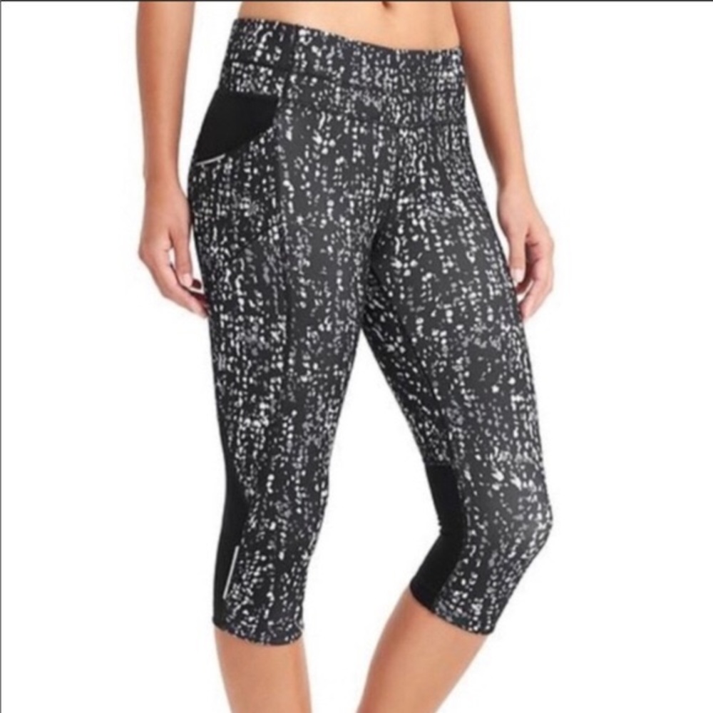 Athleta | Spotty All In Crop Leggings XS